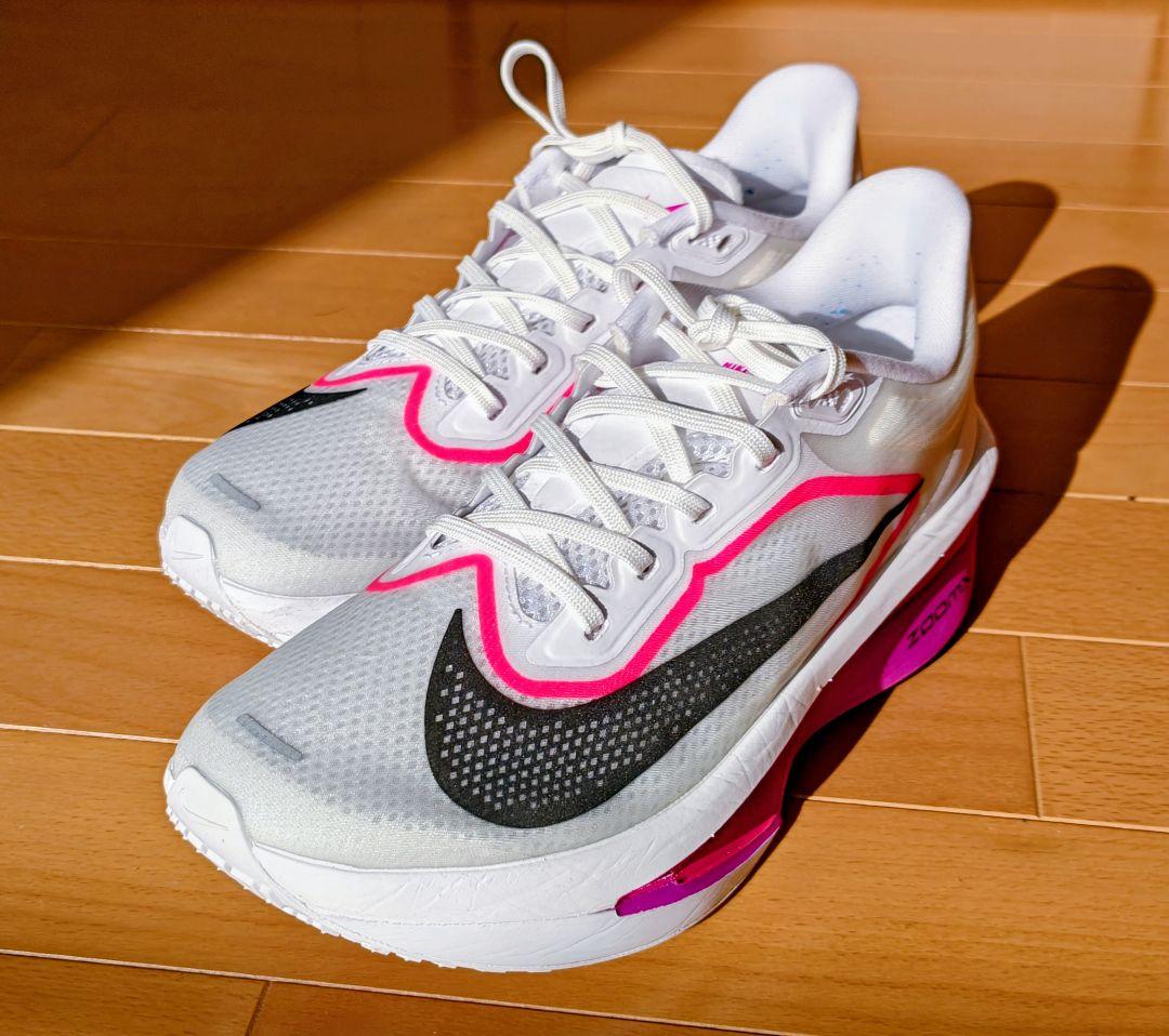 Nike ZoomX ホワイト/ピンク/ブラック スニーカー