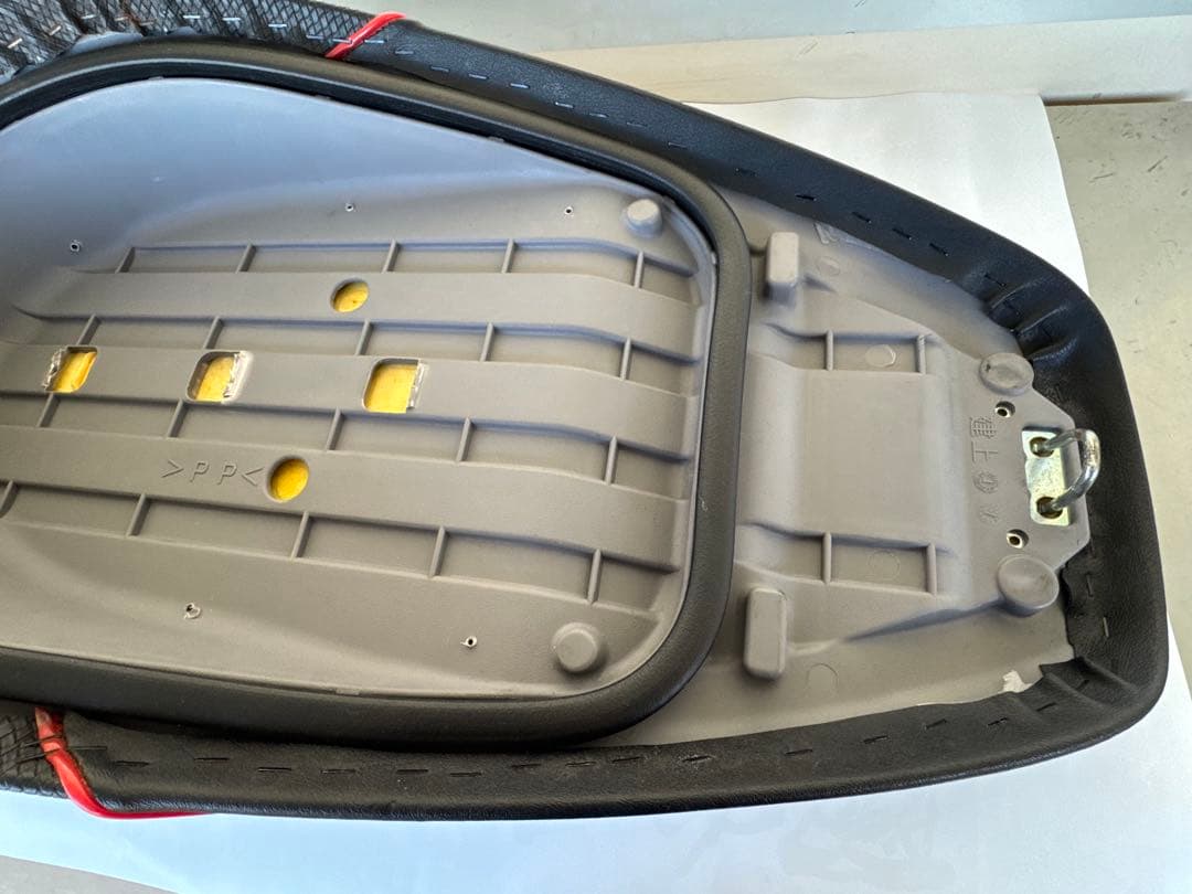 グランドアクシス100 3cmローダウンシート DCR製　期間限定お値下げ中！