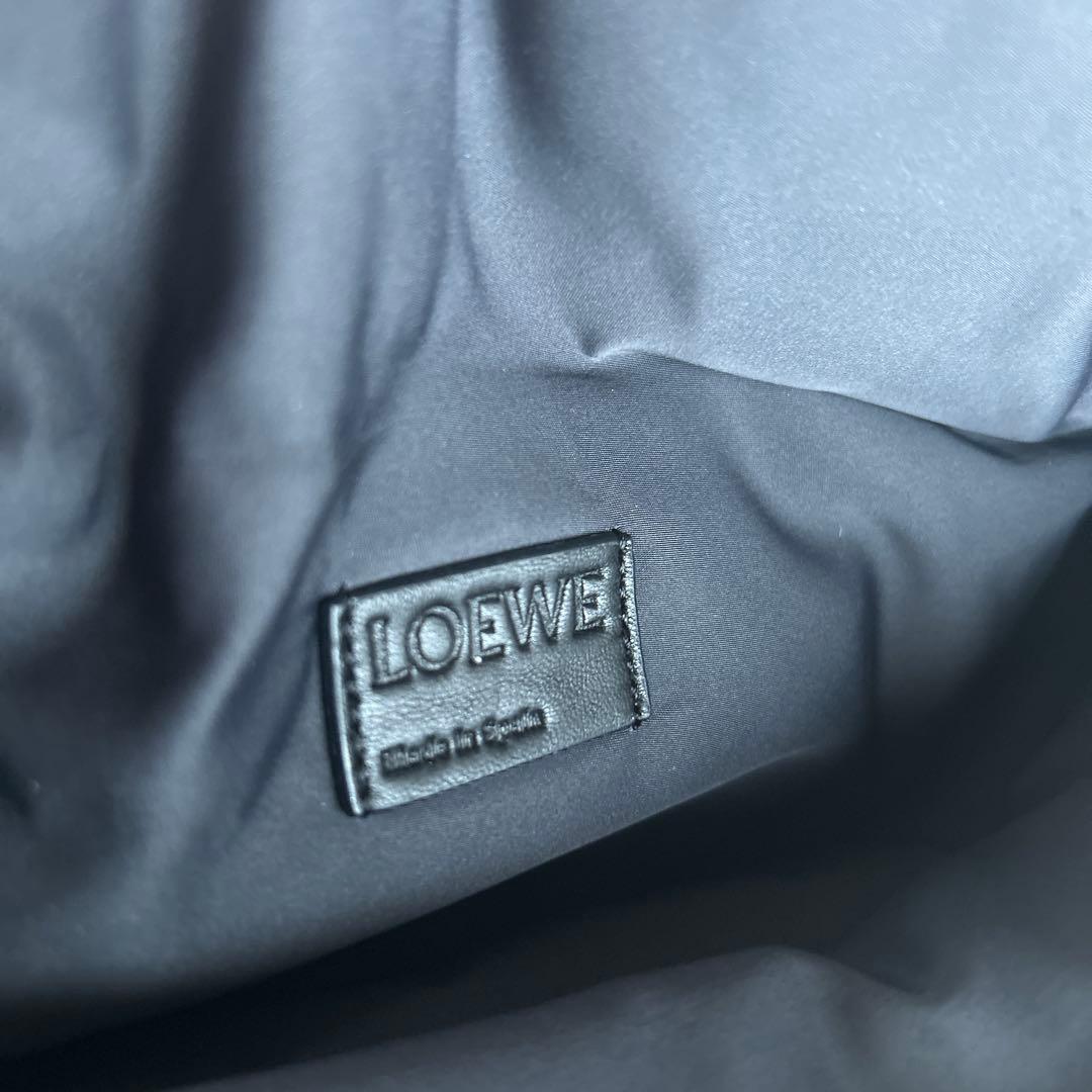 美品　LOEWE ブラックレザー ボディバッグ