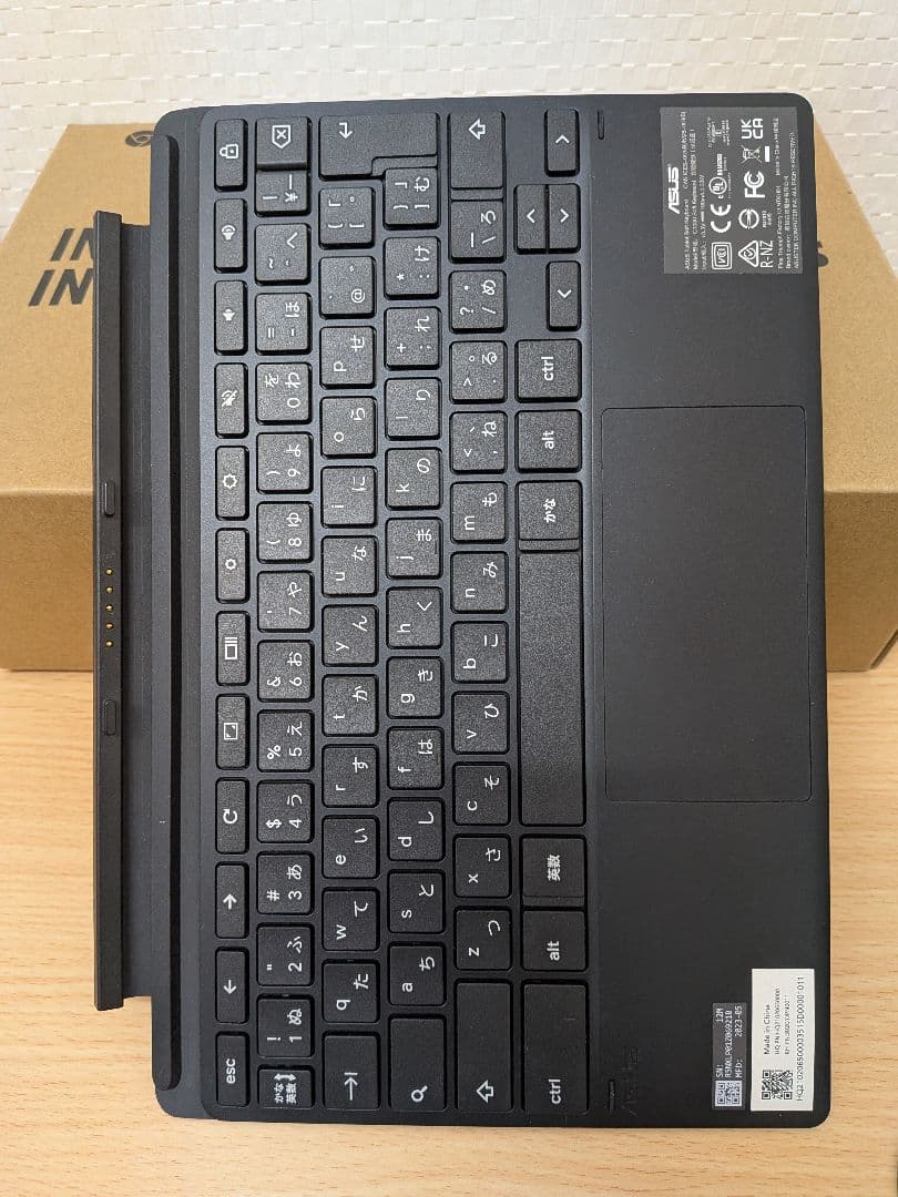 ASUS Chromebook CZ1000DVA 本体