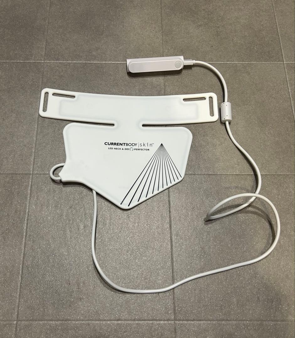 カレントボディ CURRENT BODY LEDデコルテ　ネック　首　美品