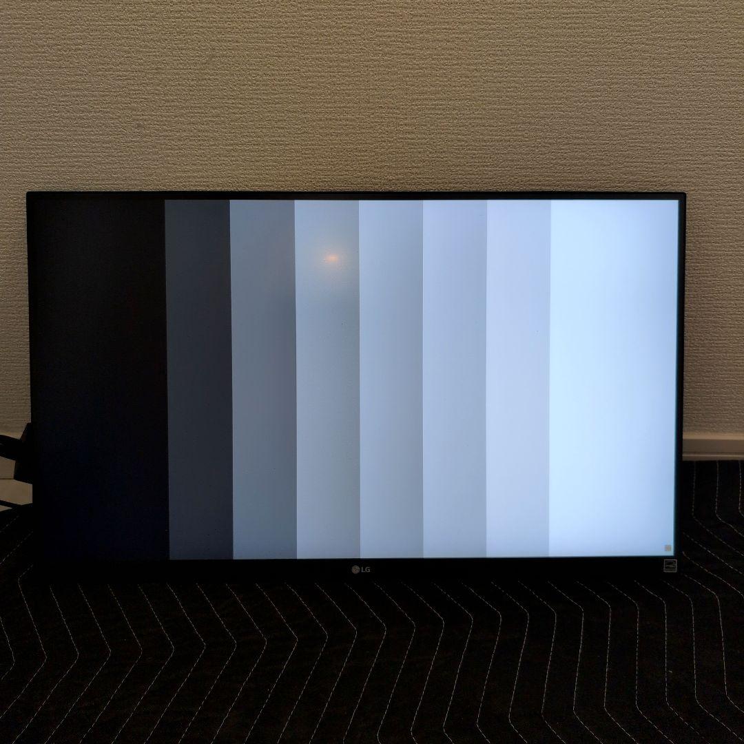 ■ LG UltraFine Display Ergo 27UN880-B