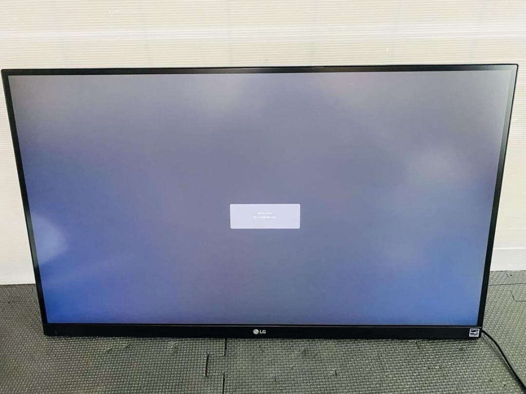 ■ LG UltraFine Display Ergo 27UN880-B