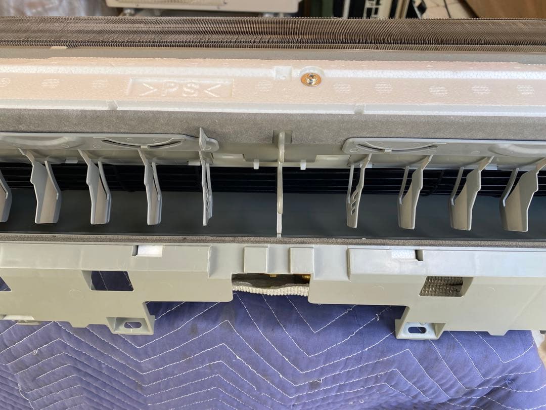 ダイキンのマルチエアコン、室内機Ｐ２２ＨＶＴーw2台、室外機ＭＰ４０ＨＶ1台