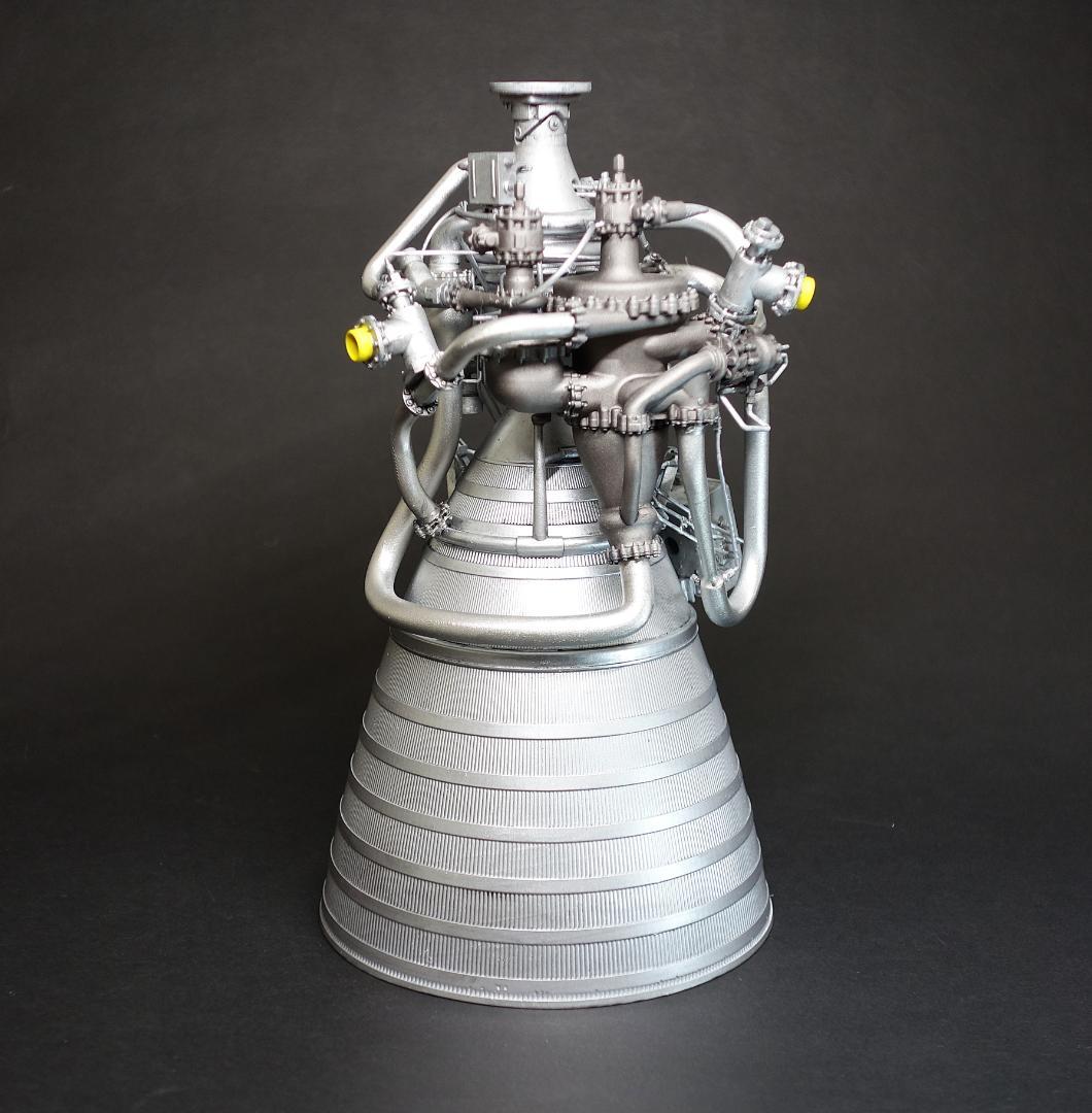 ロケットダイン社製 RL10 ロケットエンジンモデル完成品