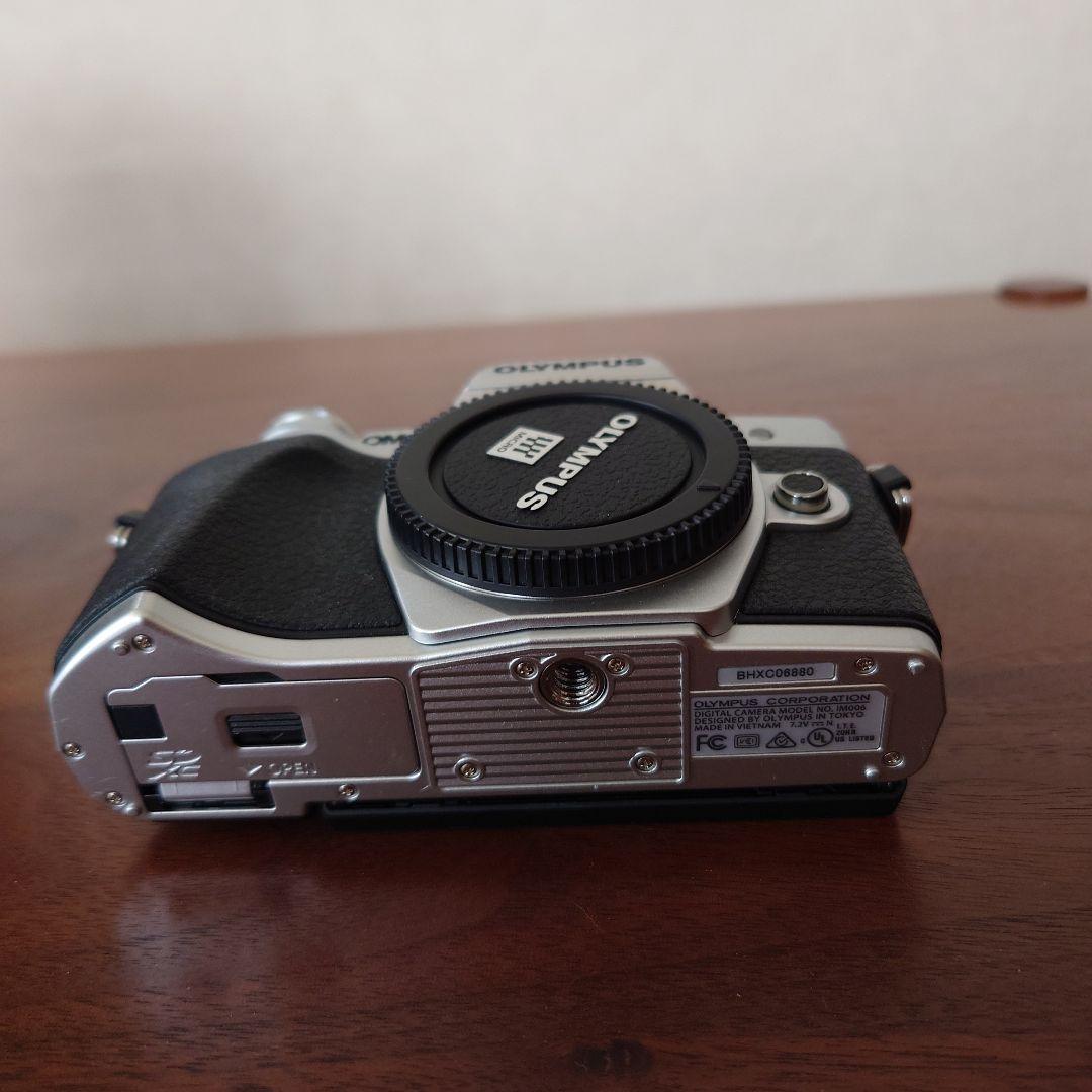 OLYMPUS OM-D E-M10 Mark III　EZダブルズームセット