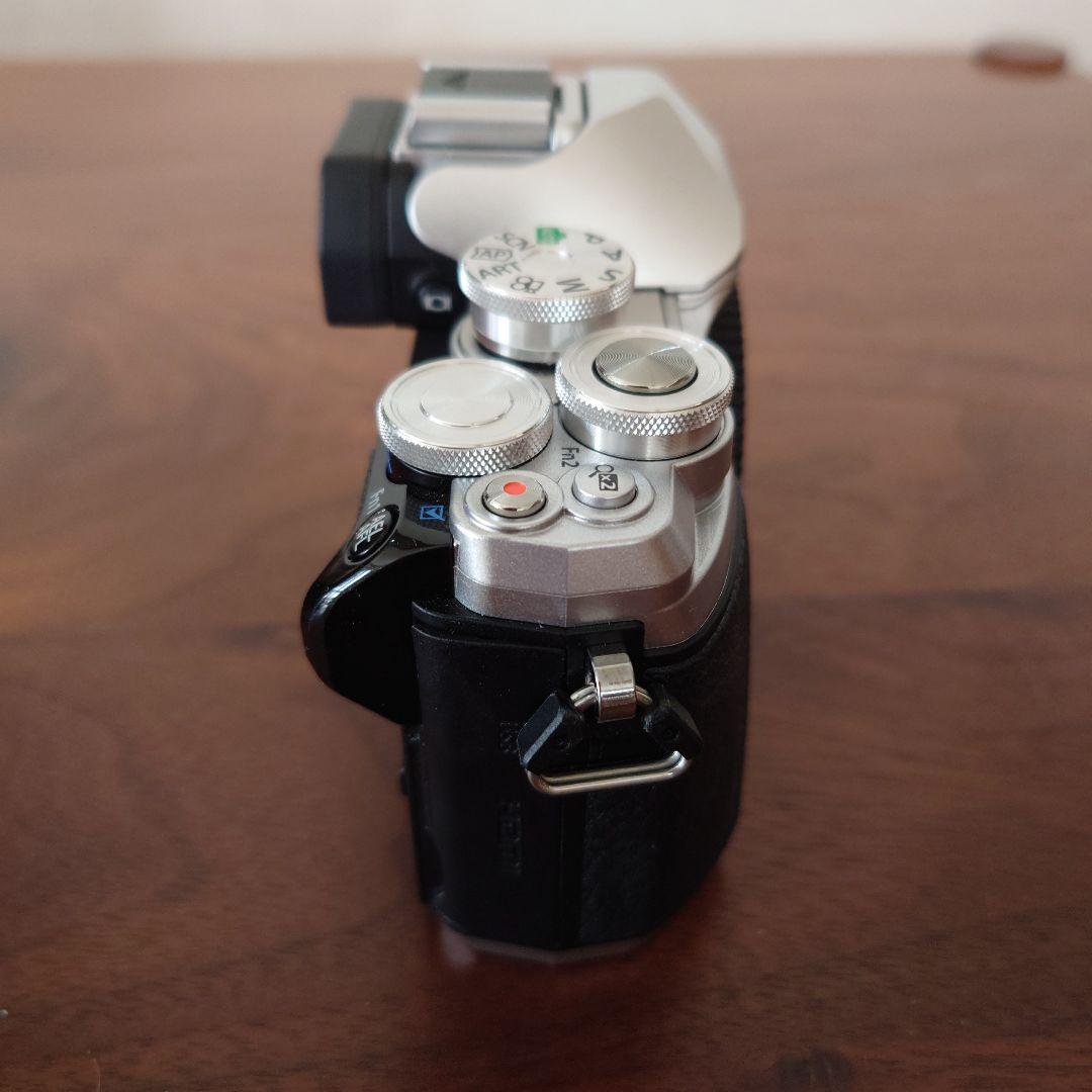 OLYMPUS OM-D E-M10 Mark III　EZダブルズームセット