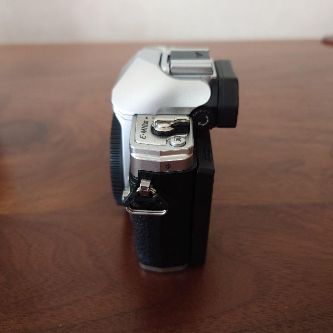 OLYMPUS OM-D E-M10 Mark III　EZダブルズームセット