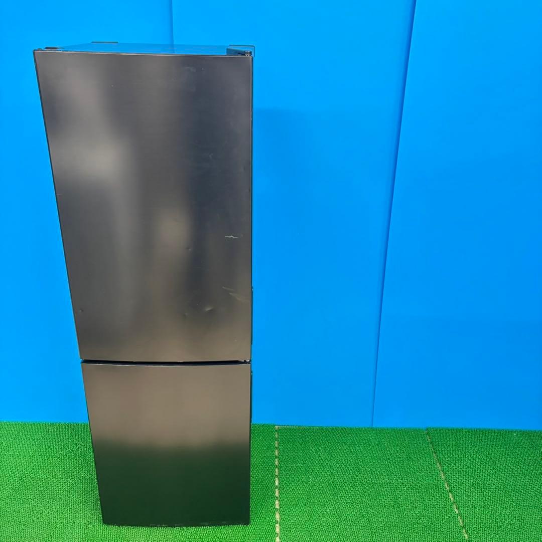 607 極美品　冷蔵庫　200L弱　一人暮らし　右開き　スリムデザイン　格安