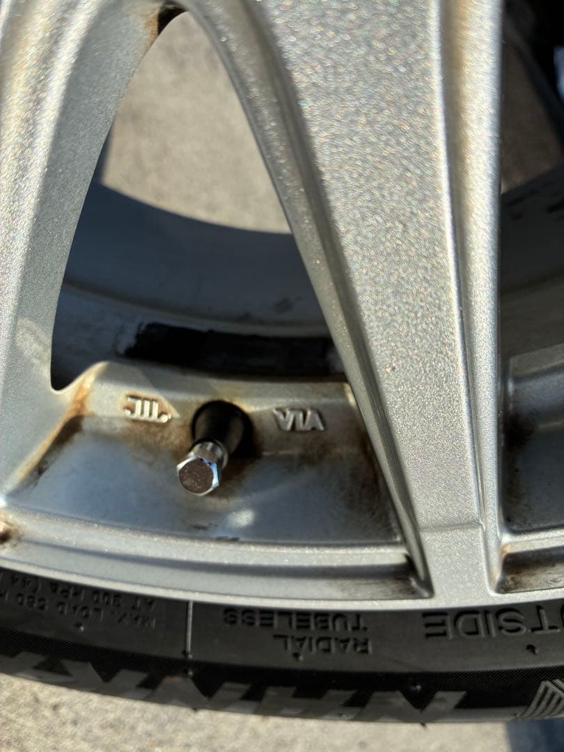 寒波前値下げ【送料込み】セレナ使用 16インチ スタッドレスホイールセット