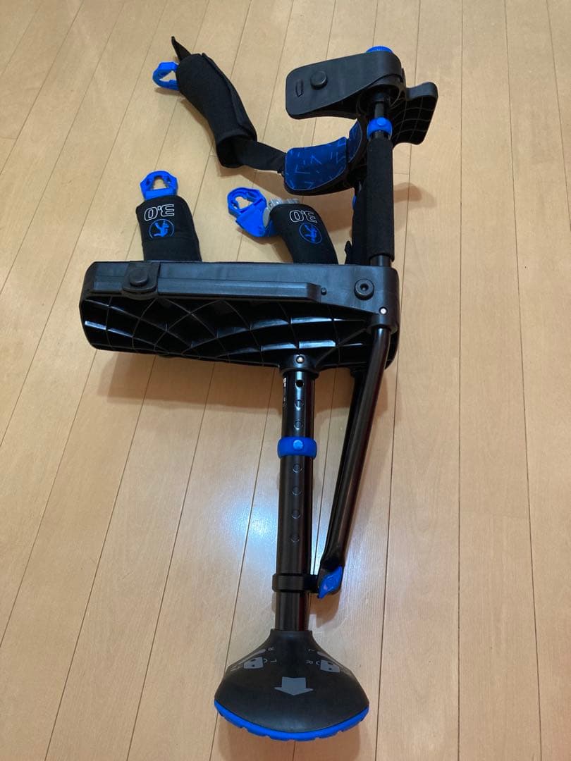 アイウォークフリー iWALK Free 3.0 ハンズフリー松葉杖
