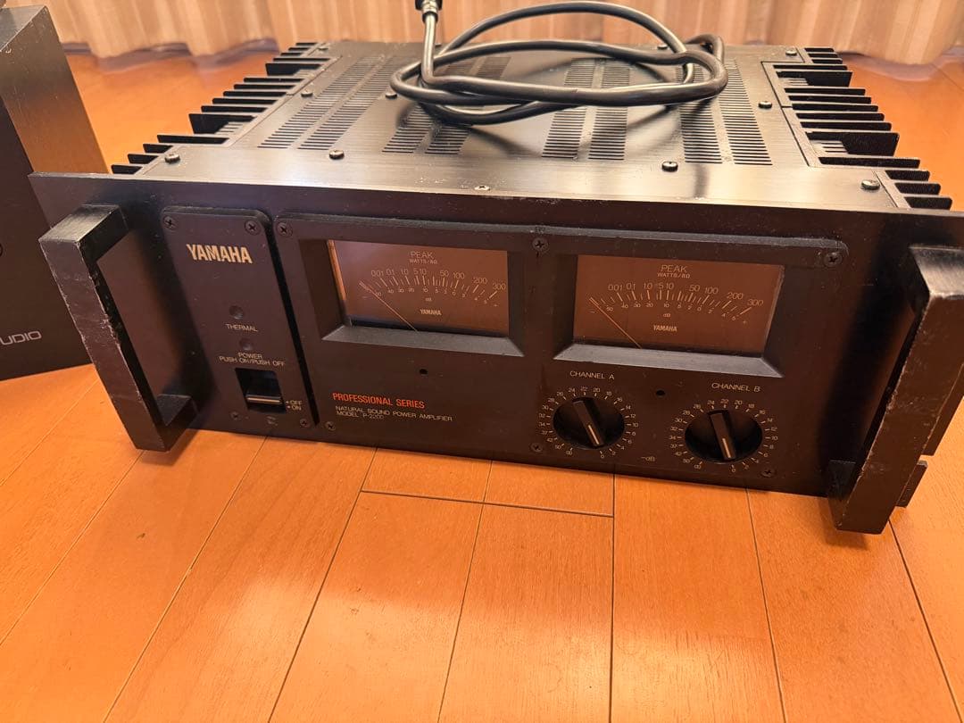 YAMAHA P-2200 パワーアンプ　動作良好