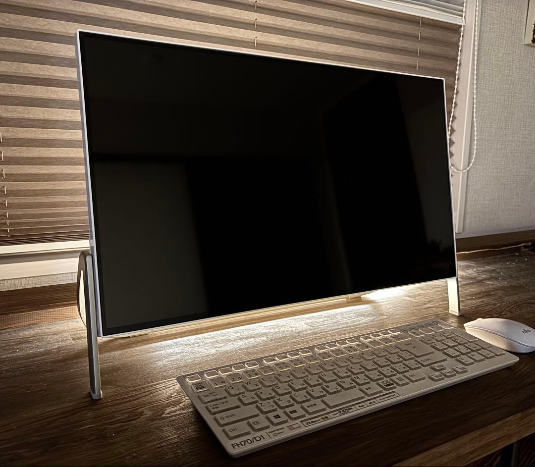 【送料込み！】本体モニタ一体型パソコン　富士通_FMVF70D1W