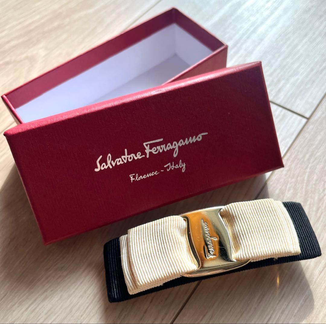 【お値下げ中！】Salvatore Ferragamo リボンバレッタ　箱付き