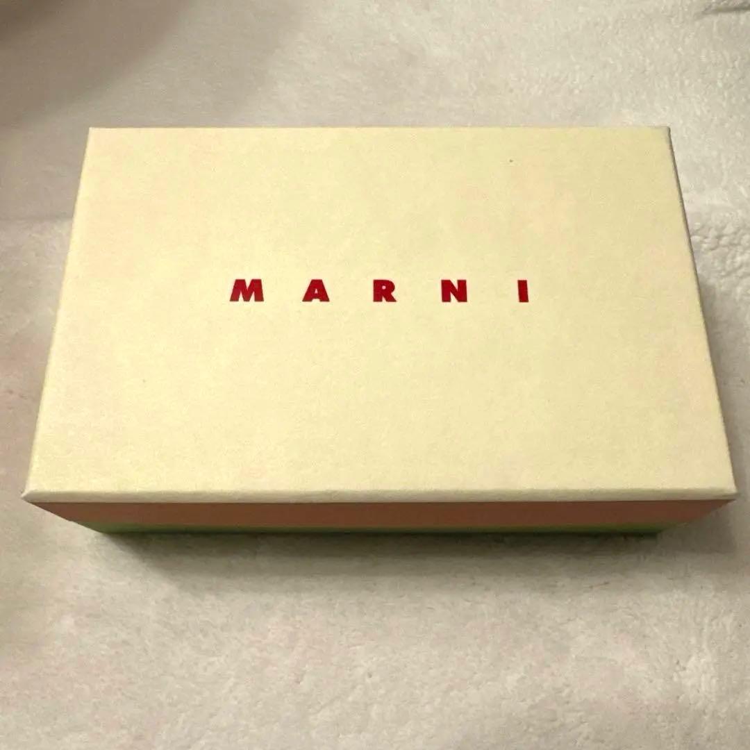 期間限定SALE❣️MARNI 三つ折り財布 黒 レザー ロゴ刺繍