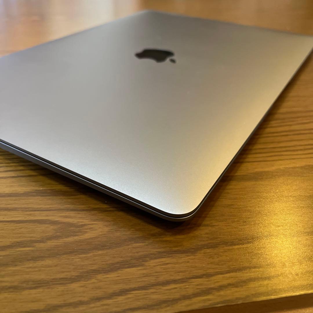 MacBook Air M1 2020年(バッテリー96%)