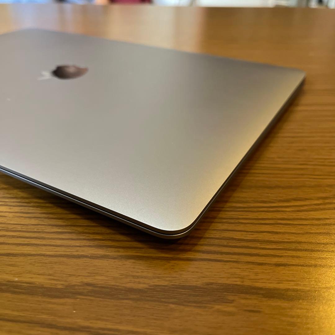 MacBook Air M1 2020年(バッテリー96%)