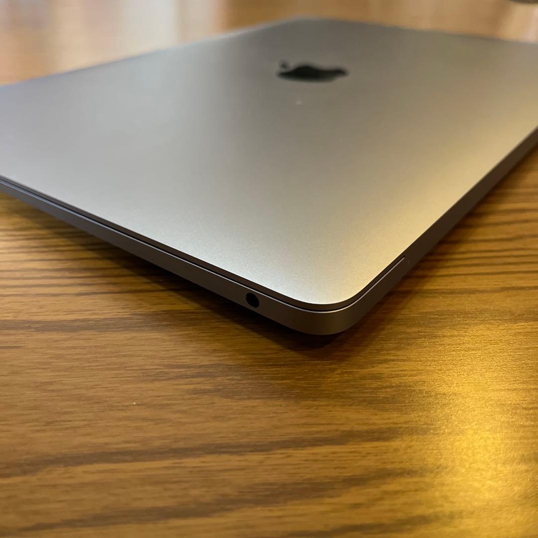 MacBook Air M1 2020年(バッテリー96%)