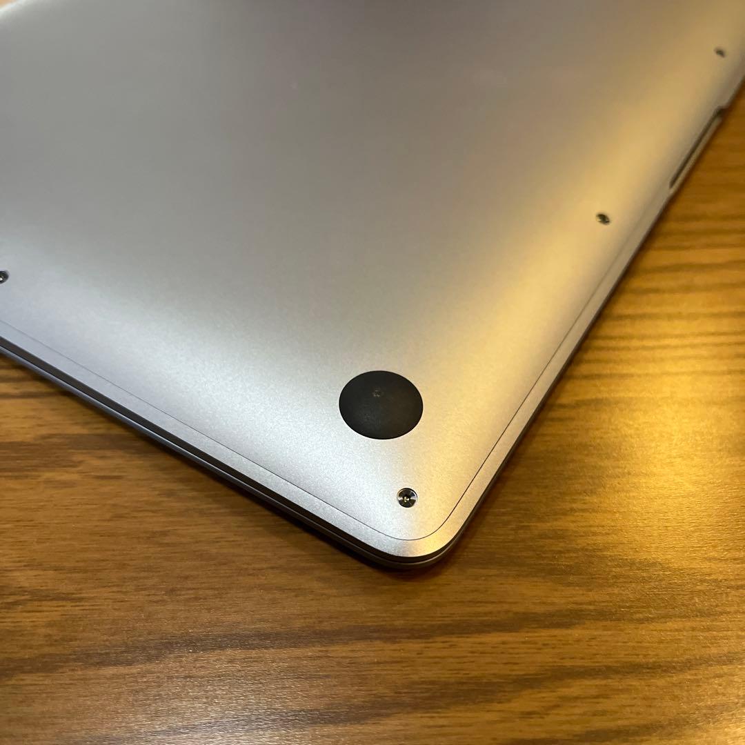 MacBook Air M1 2020年(バッテリー96%)