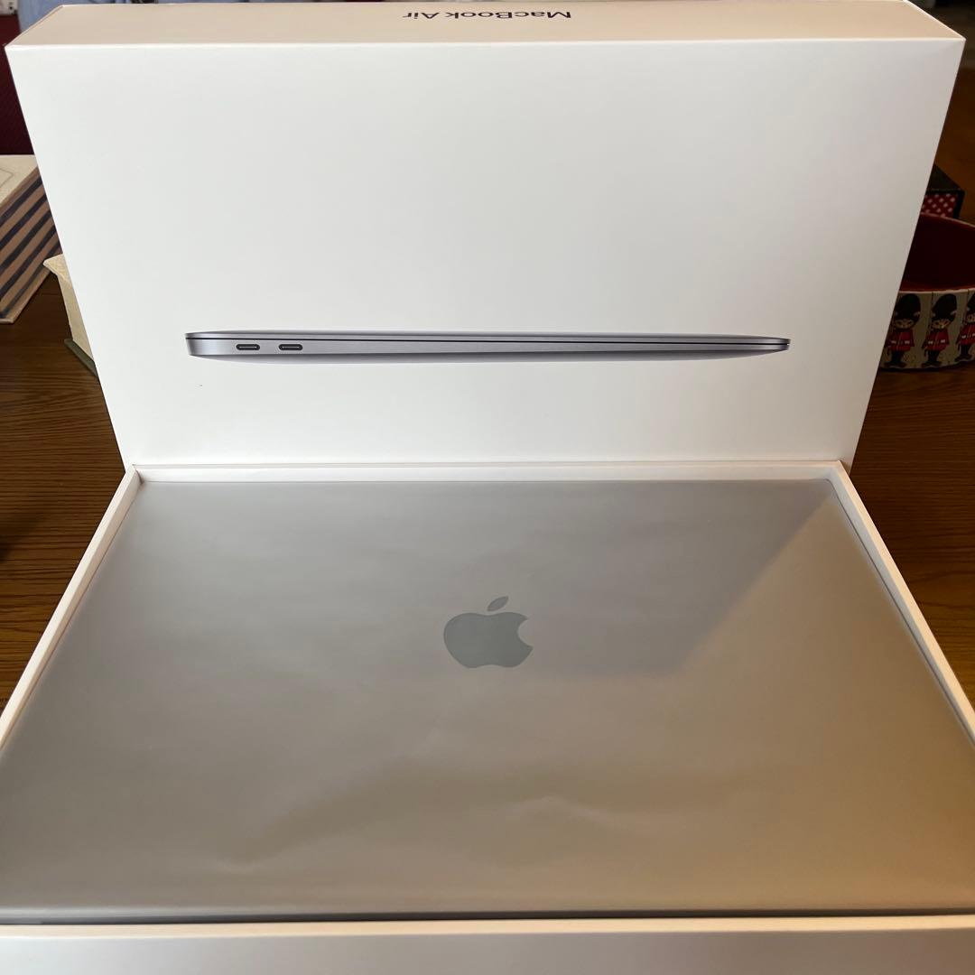 MacBook Air M1 2020年(バッテリー96%)