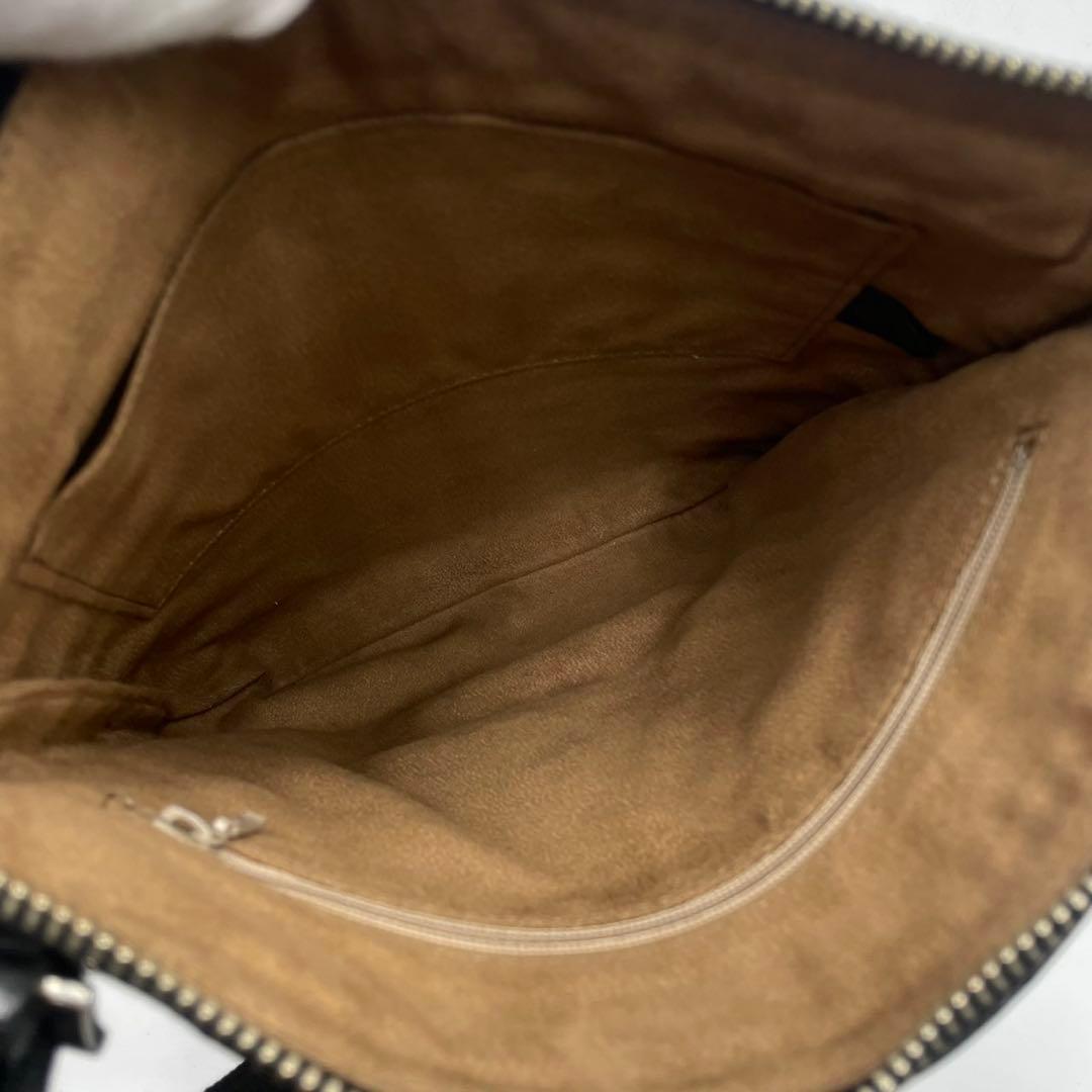 定価25万!!! JRA公認 マットクロコ ショルダーバッグ センター取り 黒