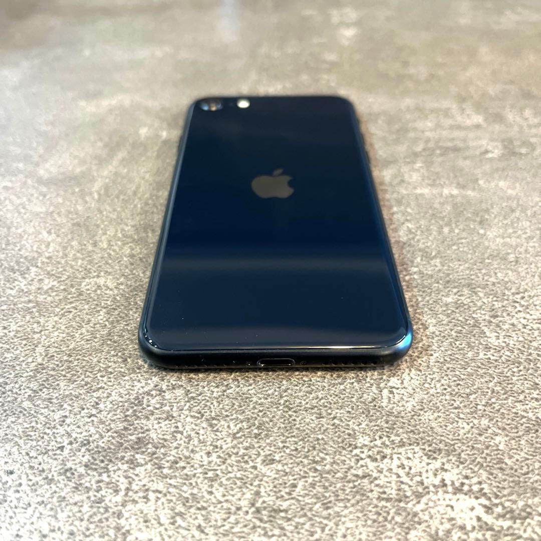 【美品】iPhoneSE 3世代　64GB SIMフリー バッテリー100%