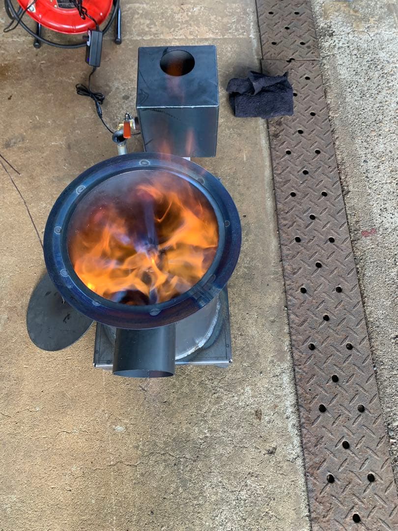 廃油ストーブ 煙突アダプタ付き80mm、100mm,106mm煙突使えます。