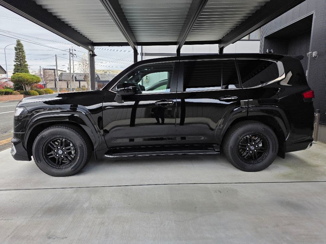 18インチ ブラック ホイールセット ランクル300 スタッドレス　2025年製