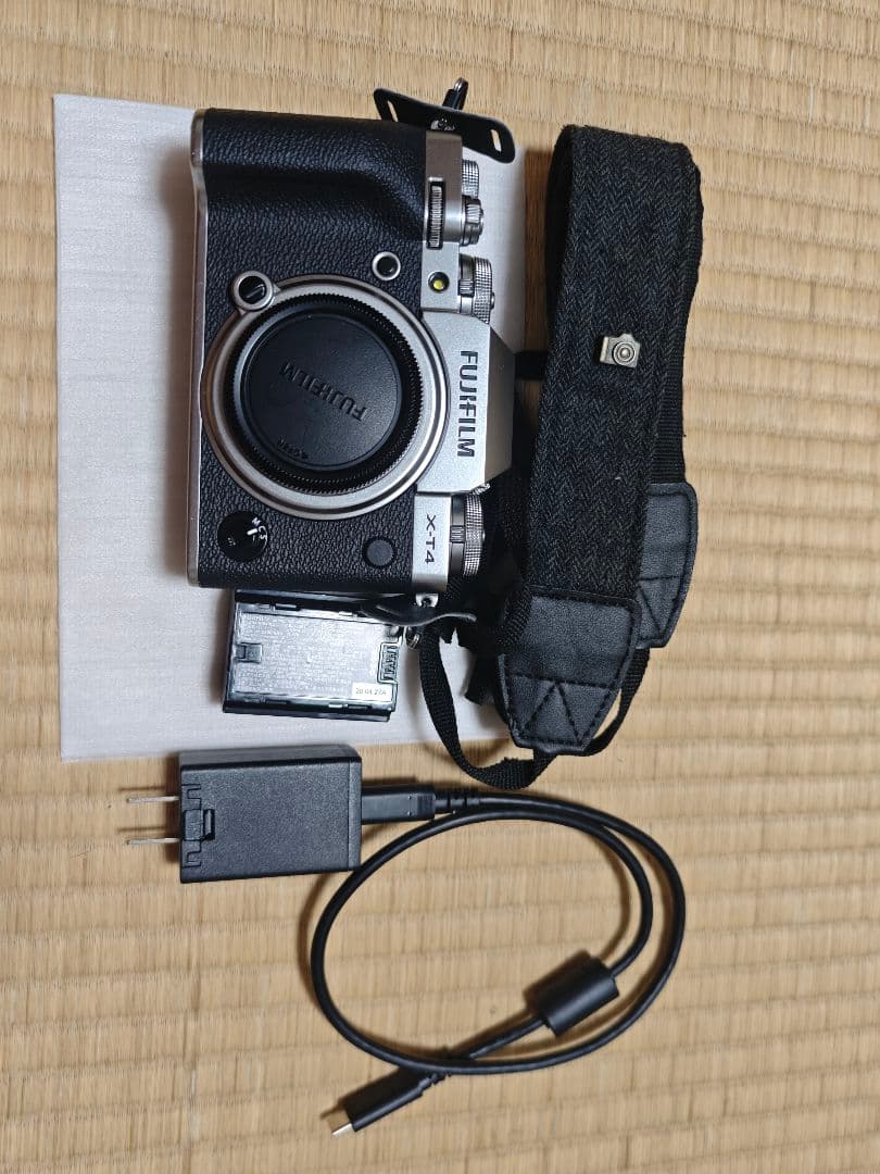 FUJIFILM X-T4 ボディーシルバー