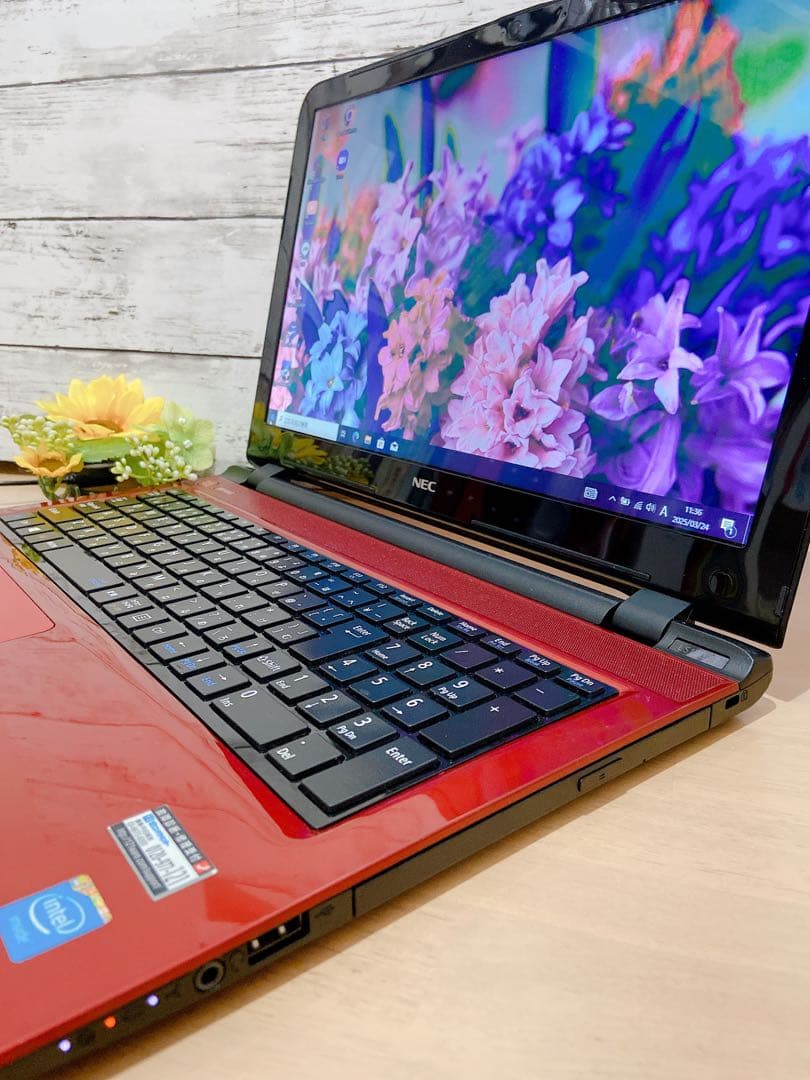 【特価❣】人気のレッド❣すぐに使える薄型ノートPC❣LavieS