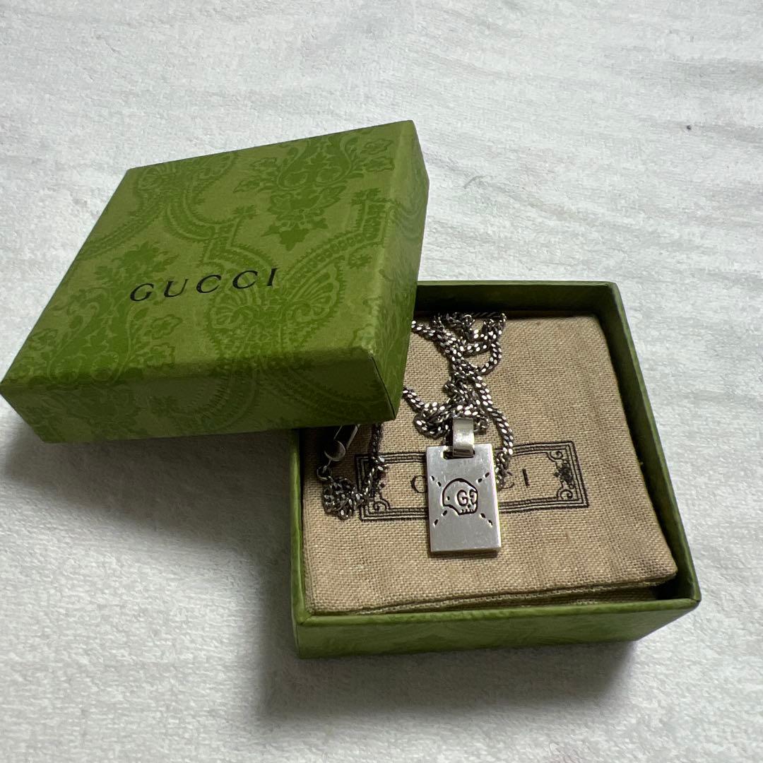 GUCCI ゴーストネックレス