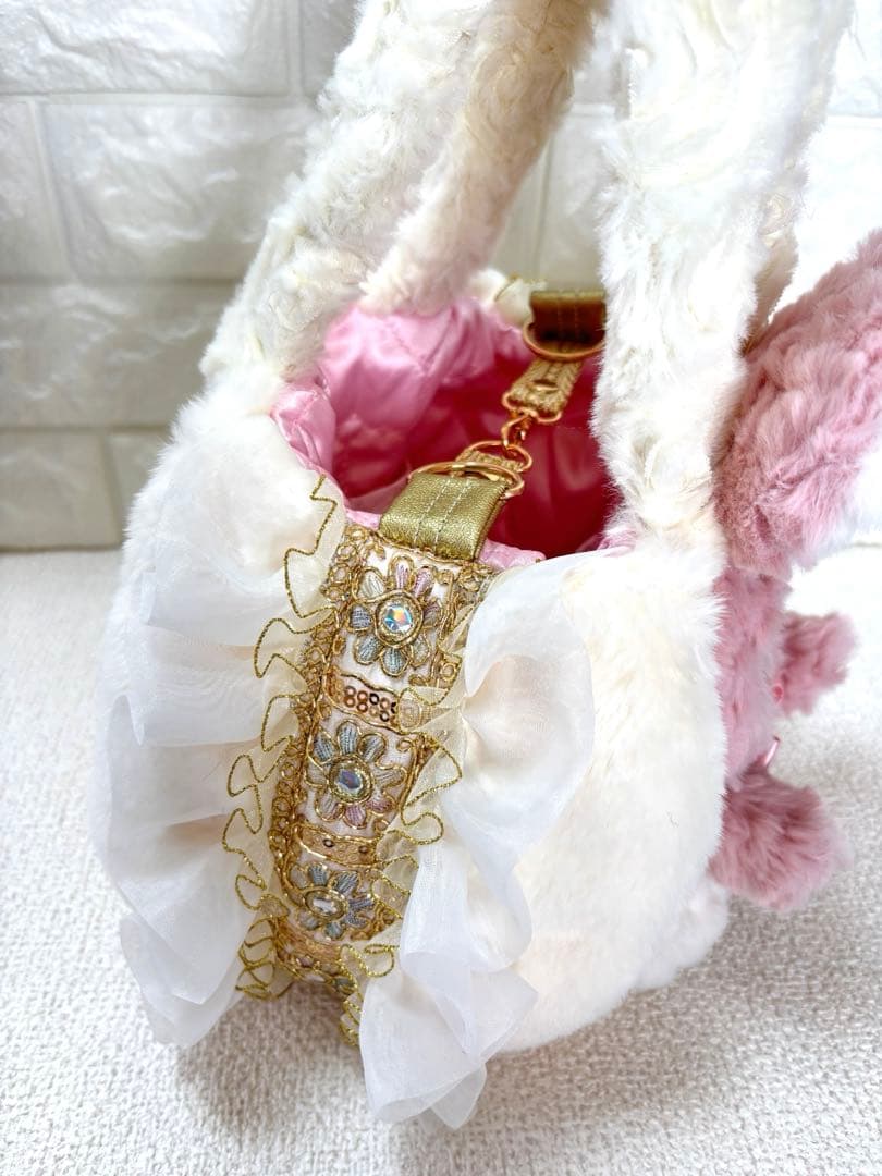 m*e様 コヤンイサムチョン　フリルファーバッグ 白　ピンクうさちゃん