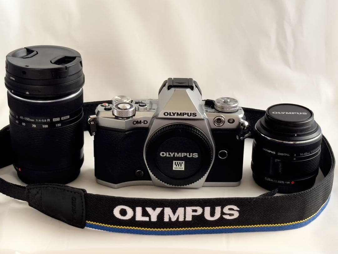 OLYMPUS OM-D markⅡ ミラーレス一眼 カメラ 2本レンズ付き