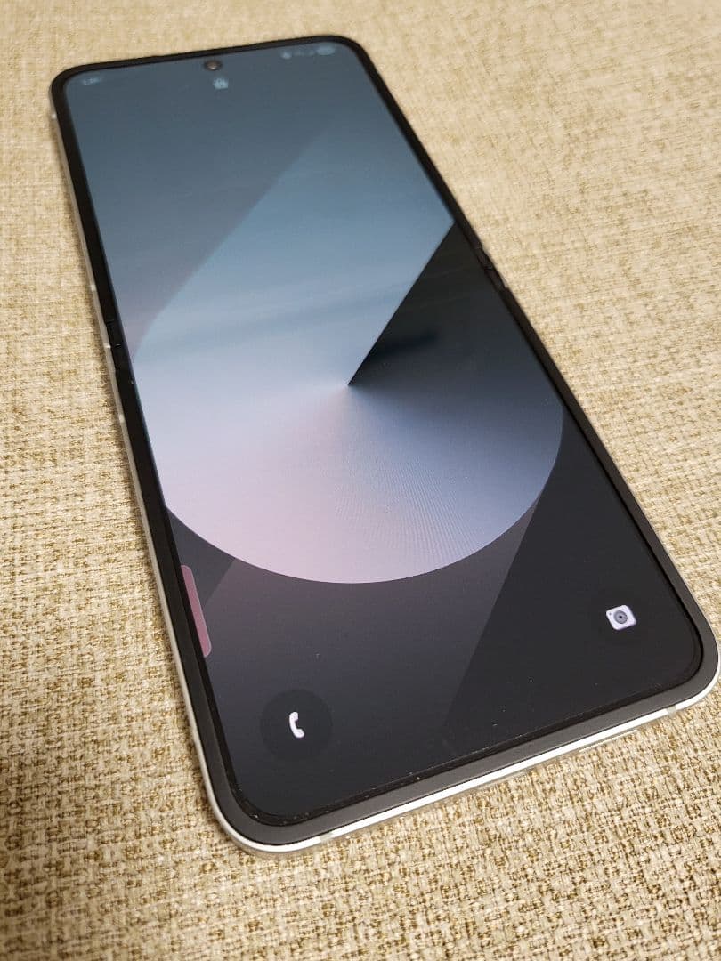 GALAXY Z Flip6 ホワイト(256GB)