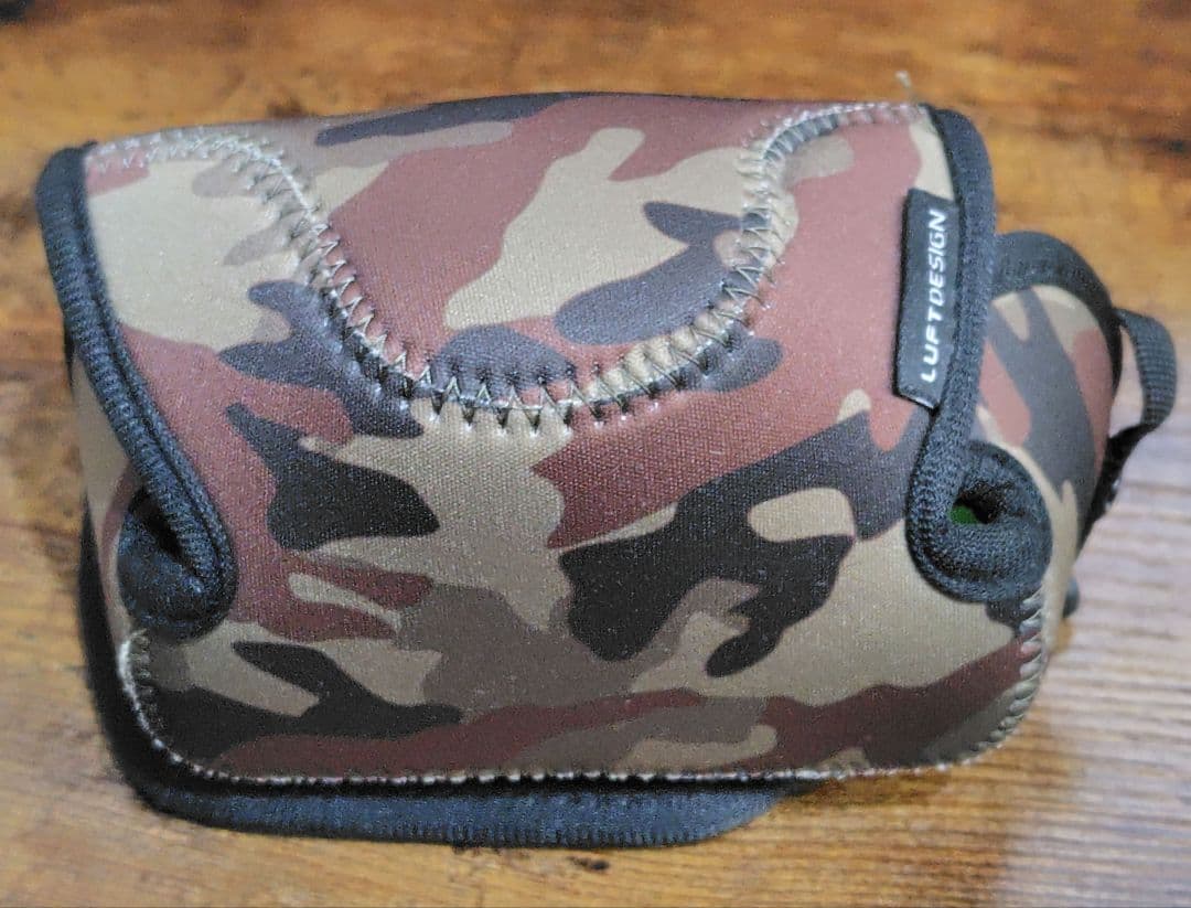 Nikon1 J1 標準ズームレンズキット 【純正バッテリー２個＆ソフトケース】