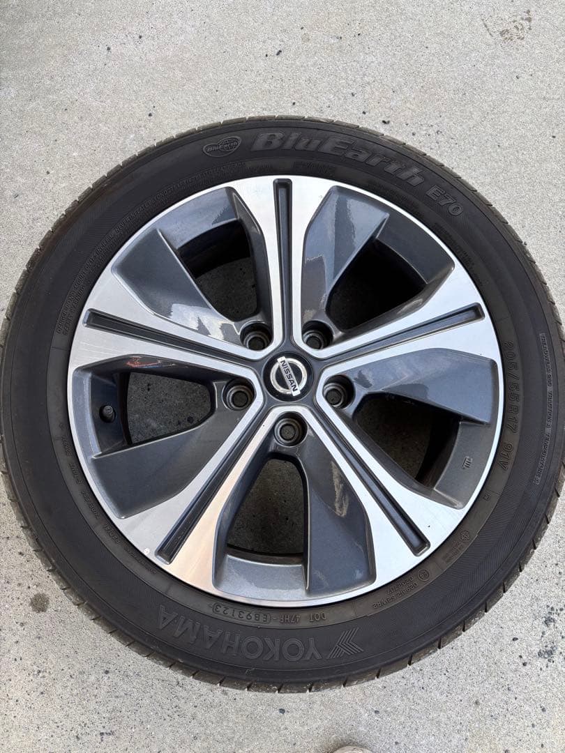 Nissan 17インチ ホイールセット 215/60R17