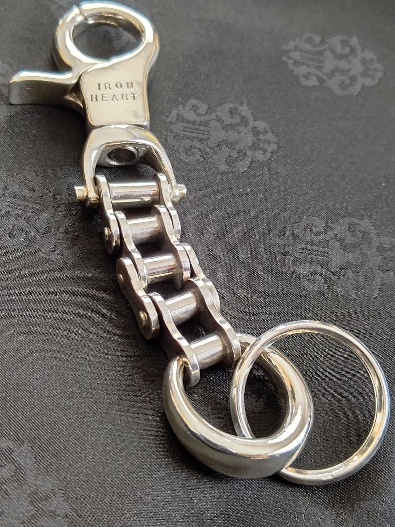 IRON HEART　アイアンハート　シルバーキーホルダー