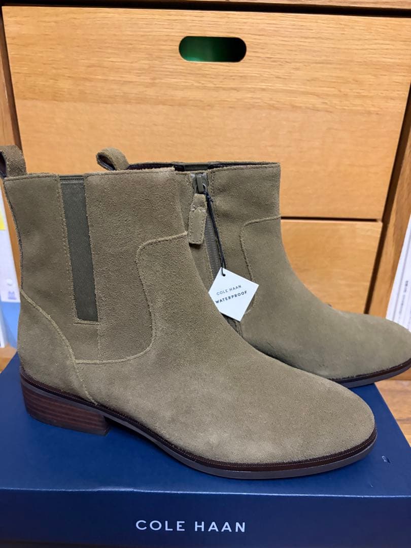 コールハンCole Haan スエードブーツ　LEIGHTON CHELSEA