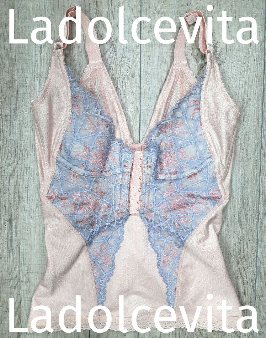 美品 マルコ　カーヴィシャス カレス コントロール キャミソール 70/795