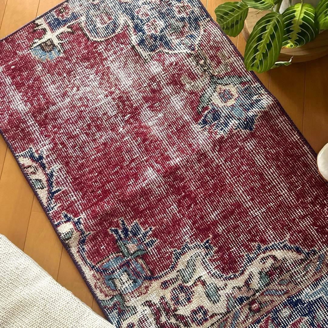 52×96 エンジ色　ボタニカル　擦れシャビー　トルコヴィンテージラグ