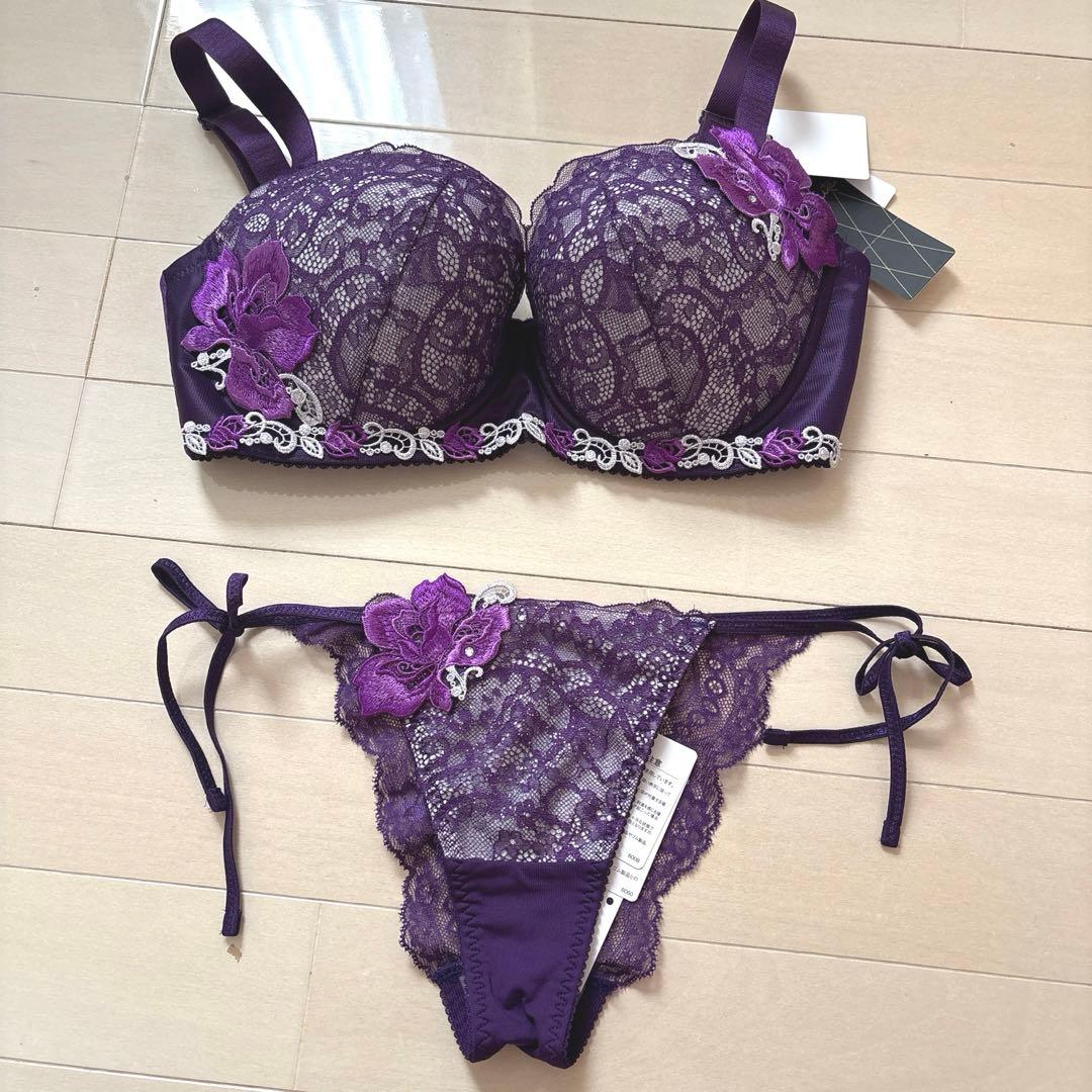 サルート　95グループ　女優ブラ　ショーツセット