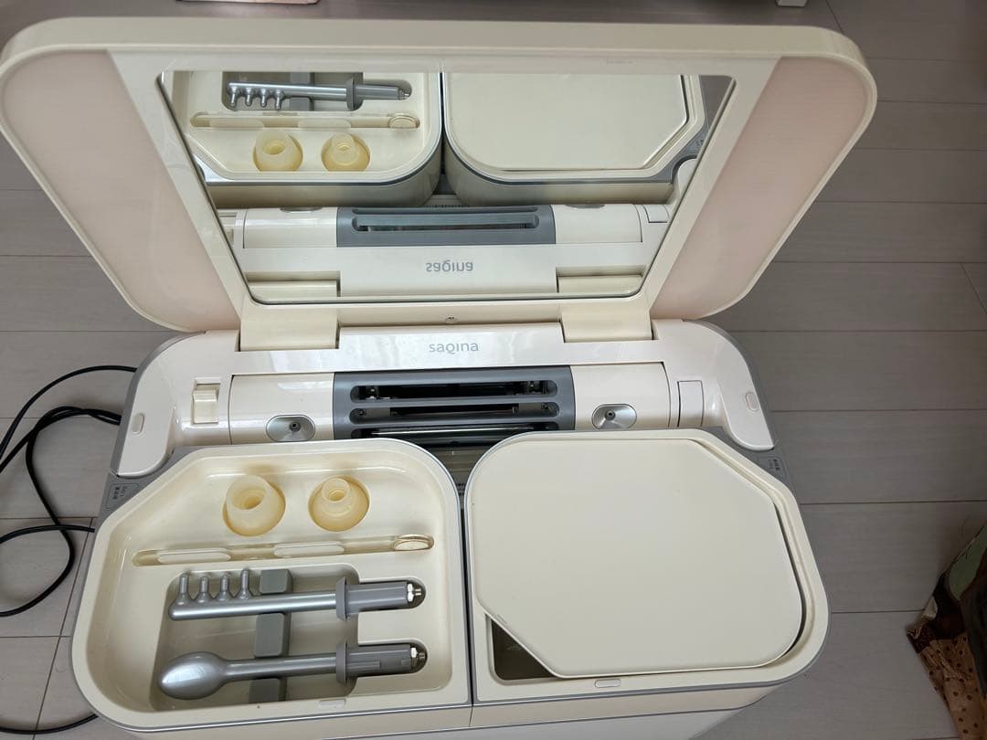 サキナ　saqina 美顔器 ビジュー