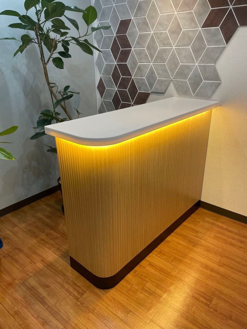 m*z様 LED照明付き受付カウンター