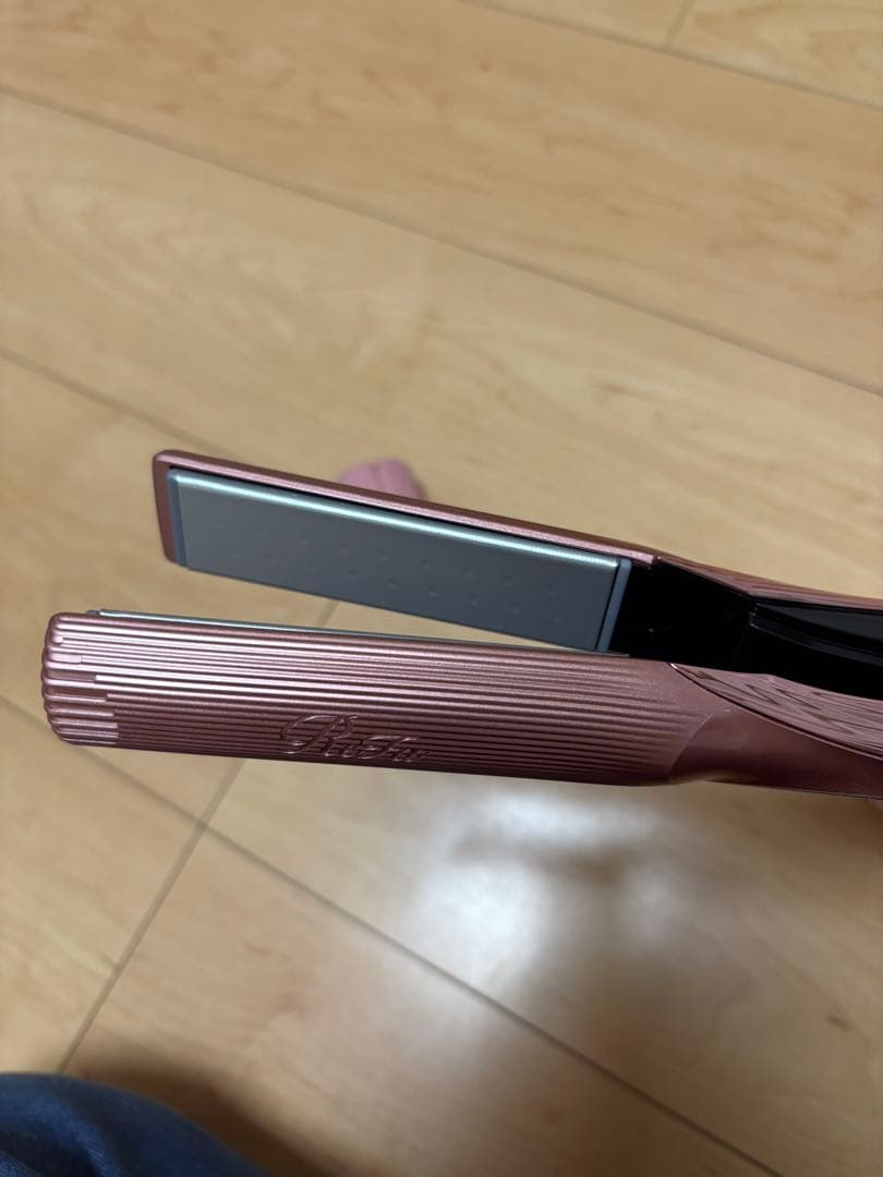 h*u様 ReFa ストレートアイロン プロ 最新モデル