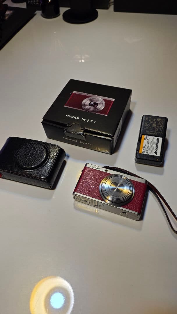FUJIFILM X-F1 レッド 本体と付属品