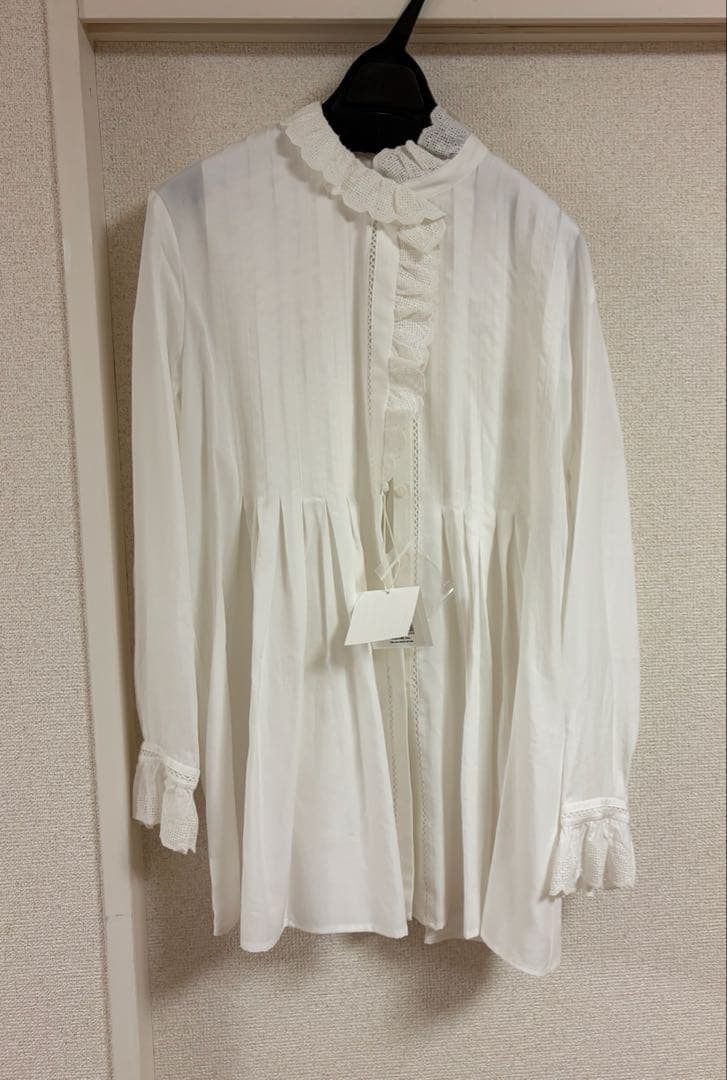 新品未使用　L'AUBE BLANC Geometric Lace Blouse