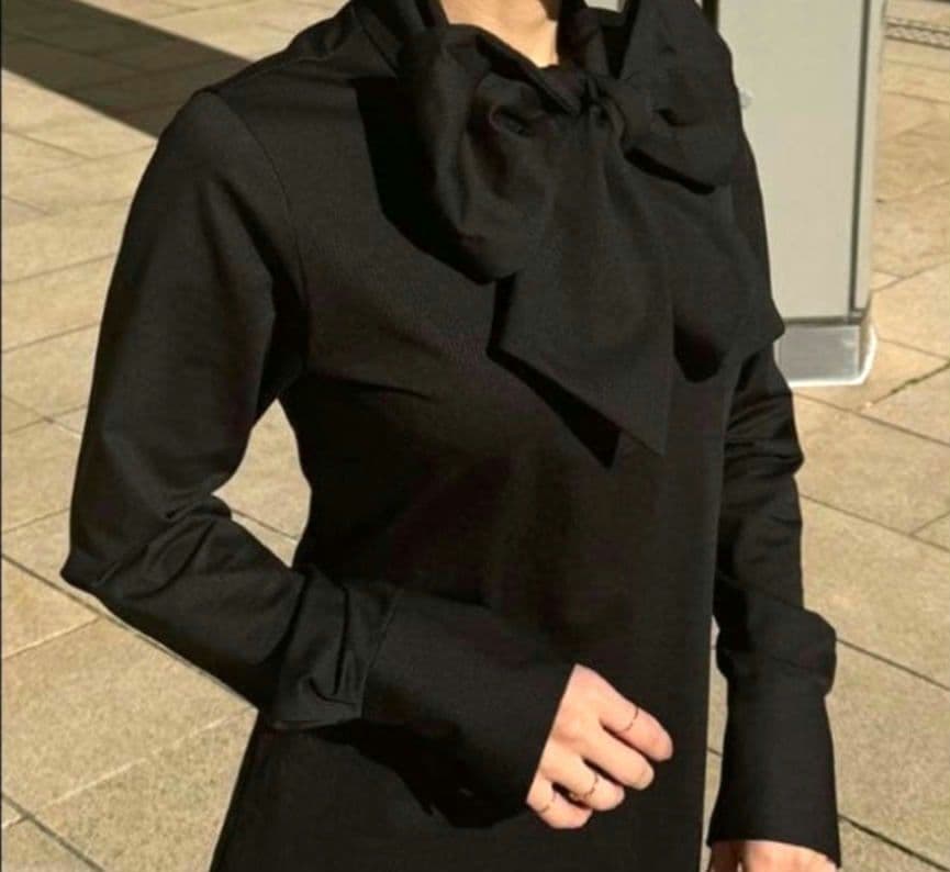 新品未使用 タグ JENNE ジェンヌ　日本製ブラウス見えカットソー リボン　黒