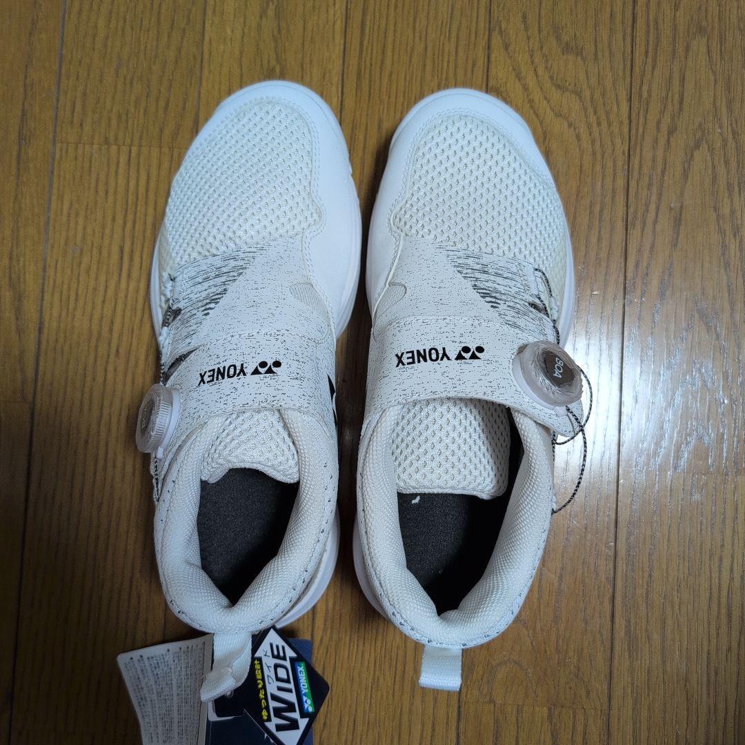 YONEX テニスシューズ ホワイト ワイドフィットダイヤル　23,5