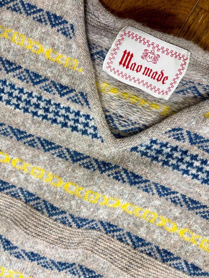 マオメイドMaomade Vネックニット