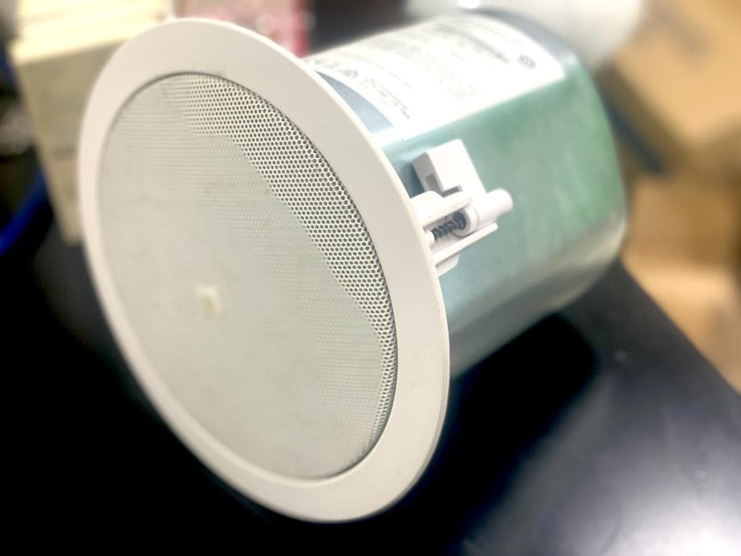 JBLスピーカーControl 24C 定価85,690円(2本)　1本のみ販売